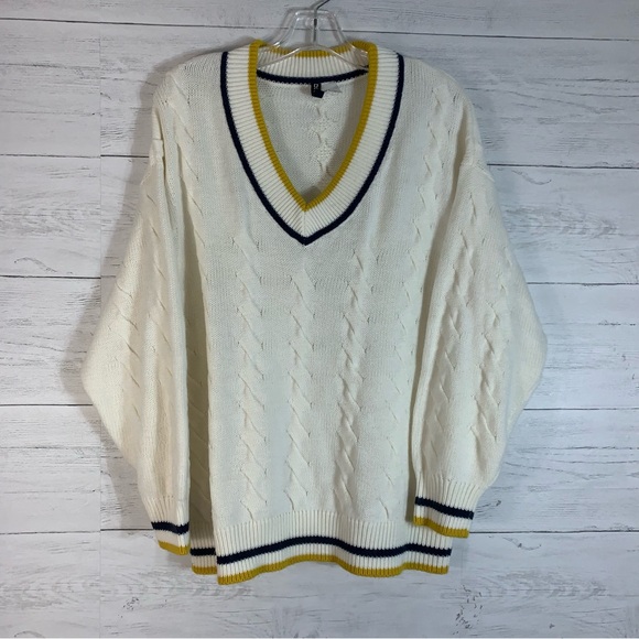 H&M Divided V Neck cable knit ivory oversized preppy sweater size Small - Picture 3 of 7